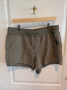 GAP Olive green linen shorts
